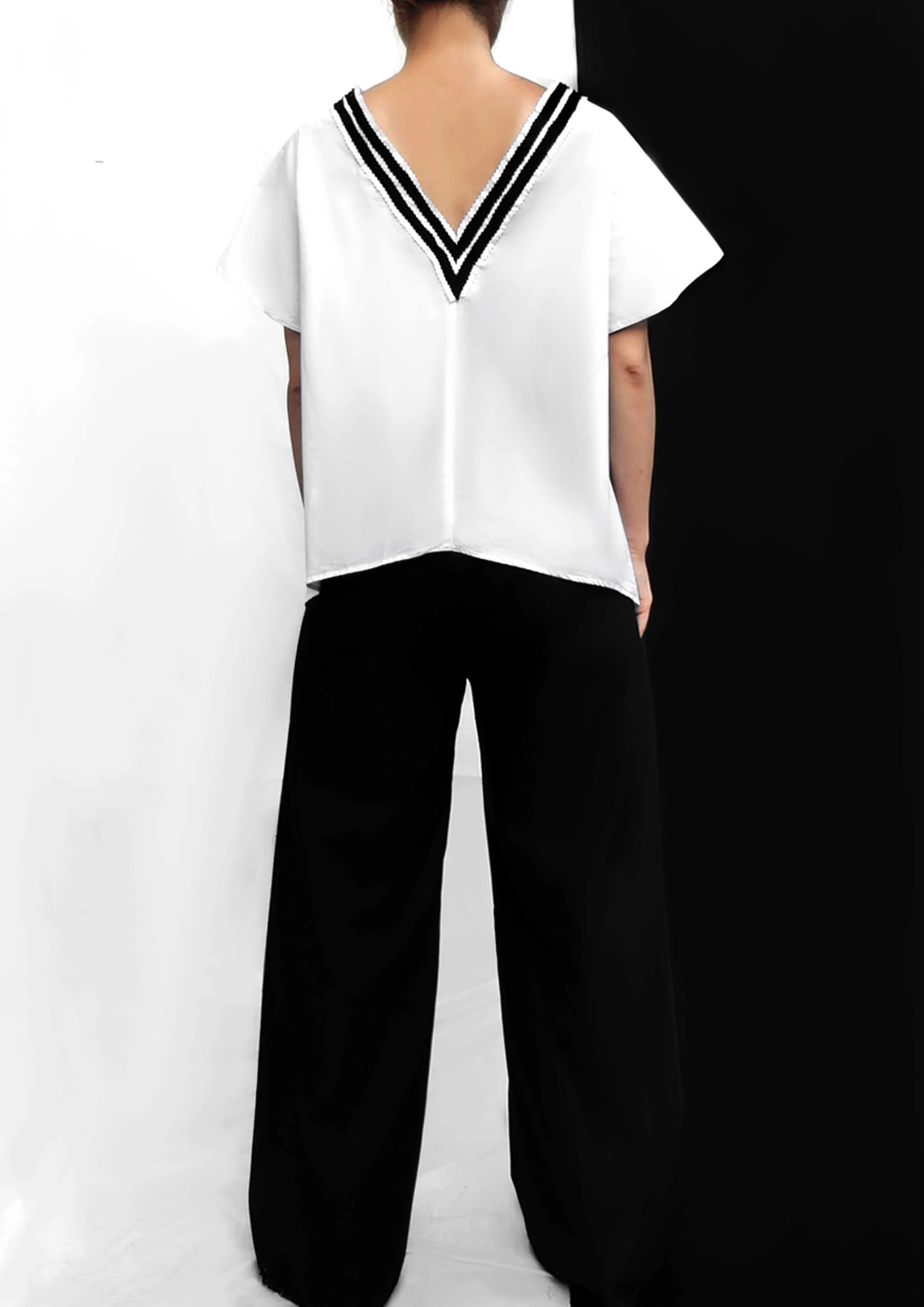 Croce Design Top  White, Minimalist Elegance