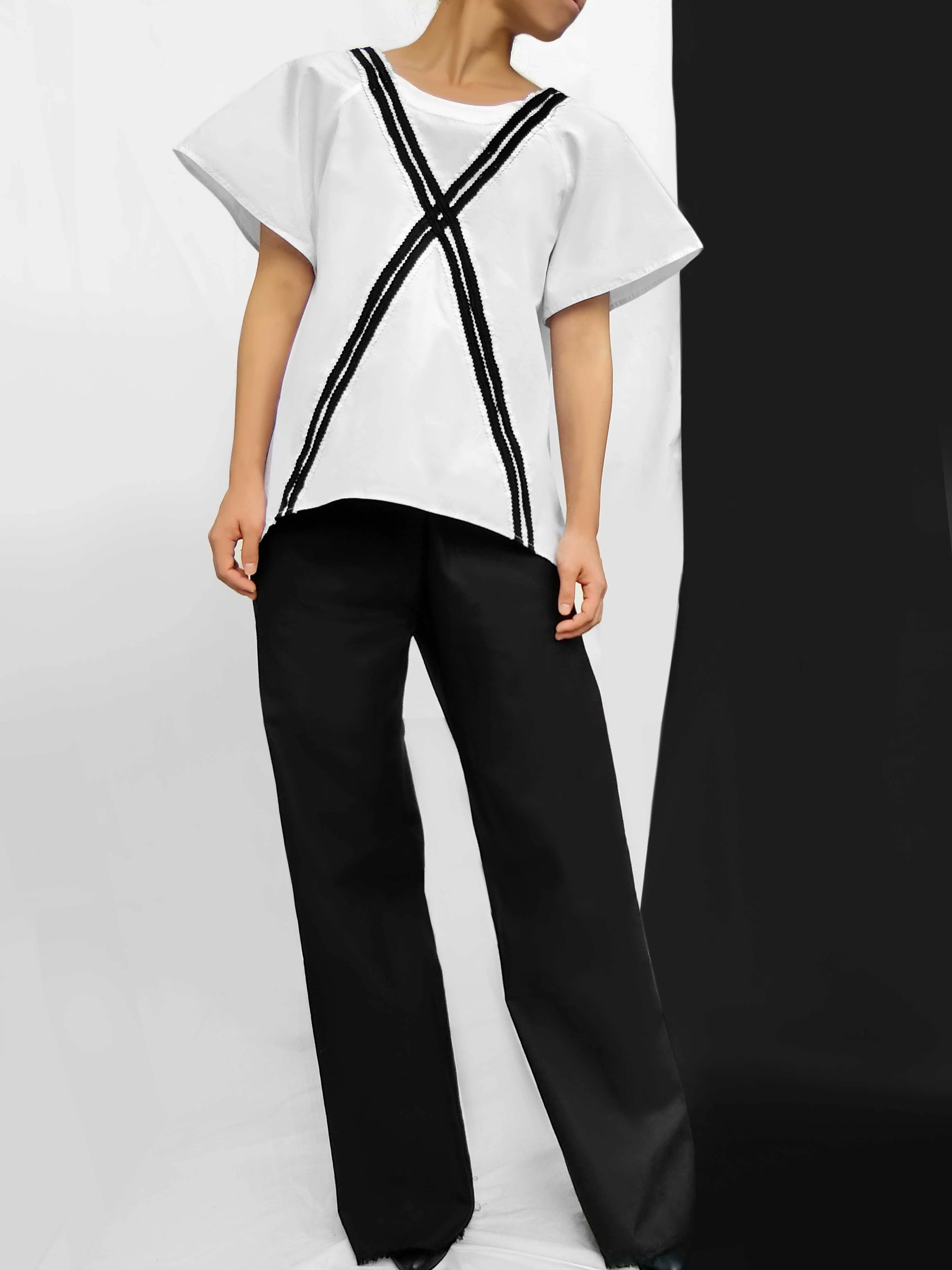 Croce Design Top  White, Minimalist Elegance