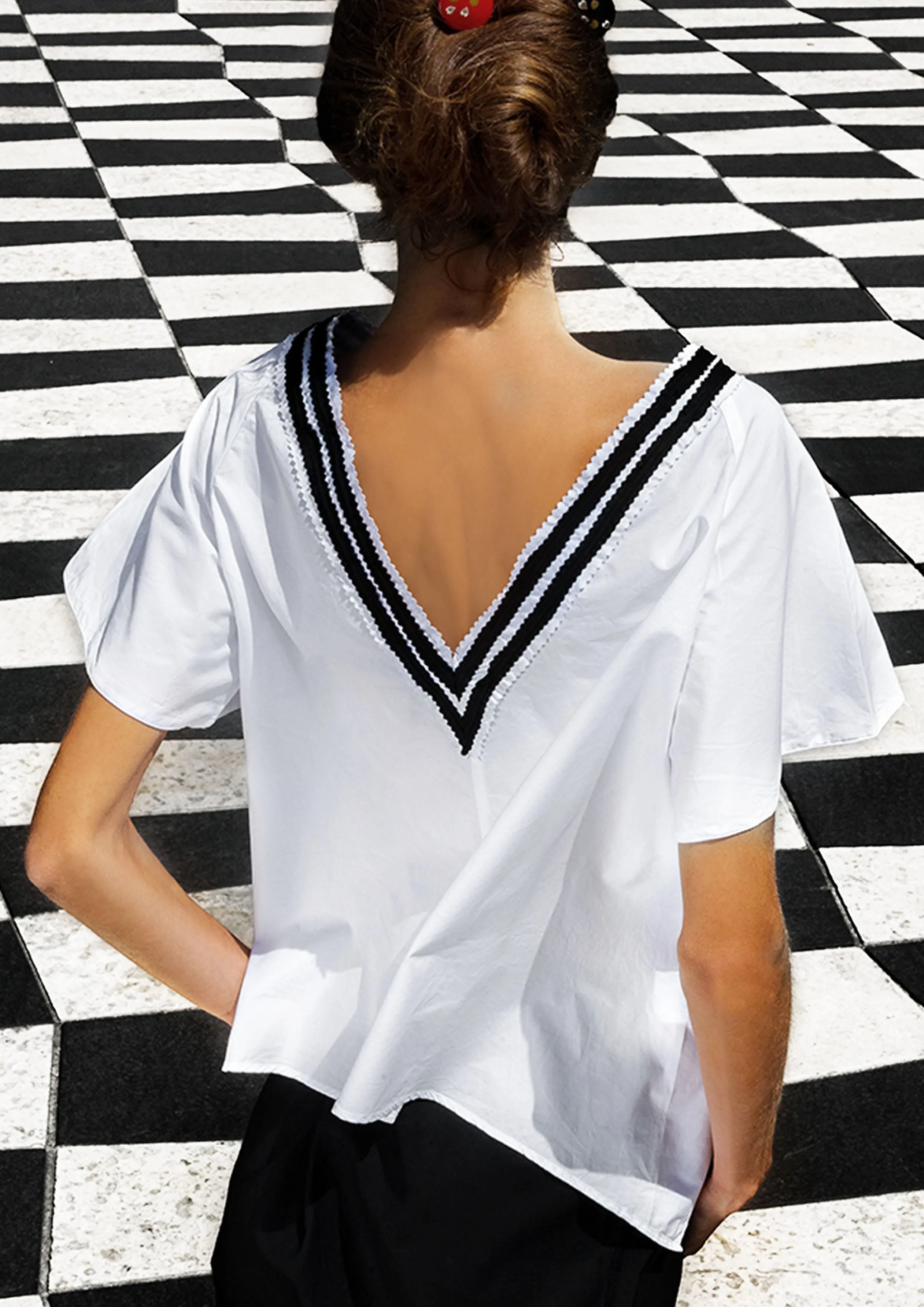 Croce Design Top  White, Minimalist Elegance