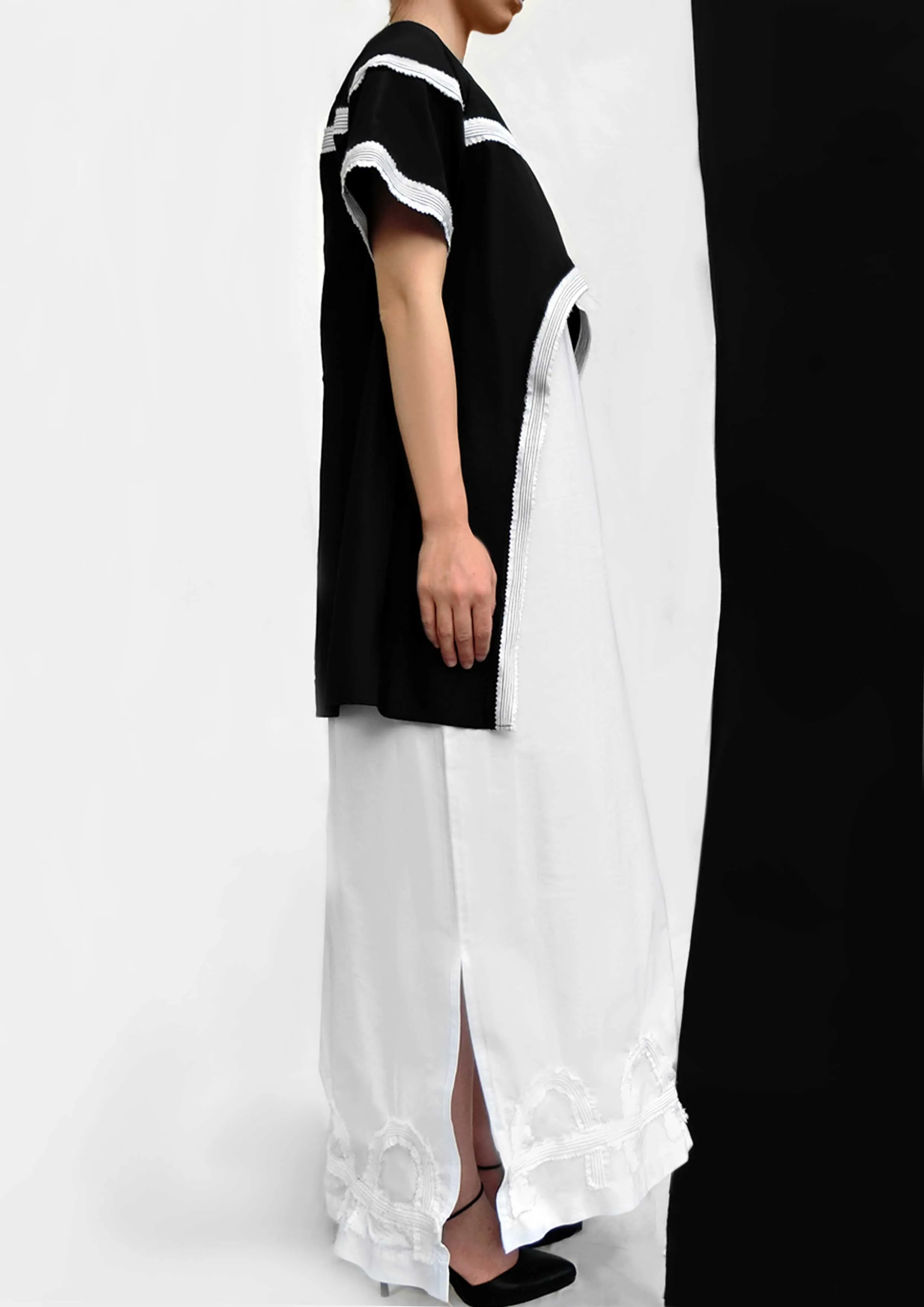 Elegant Mantellina  Black, Timeless Design