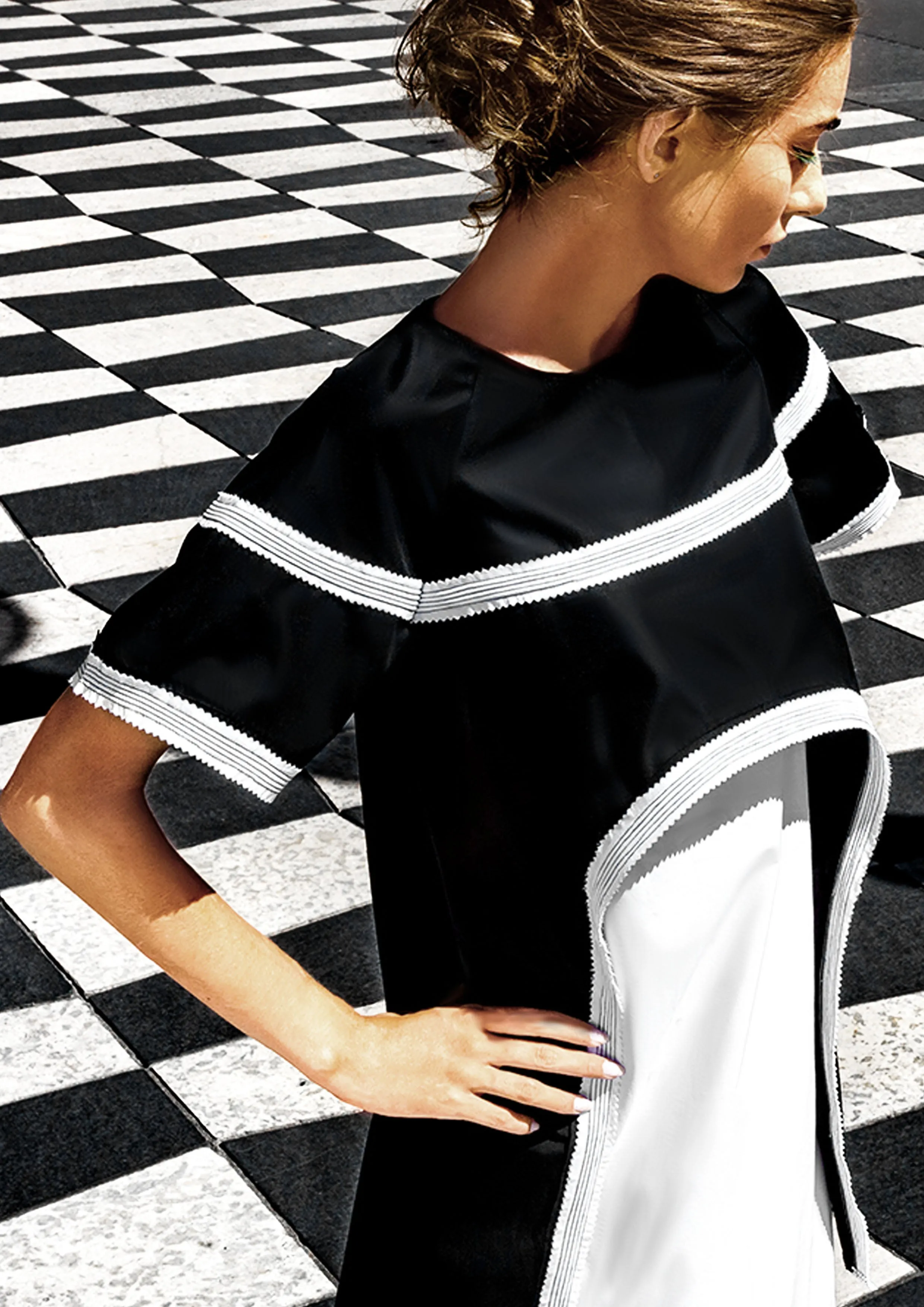 Elegant Mantellina  Black, Timeless Design