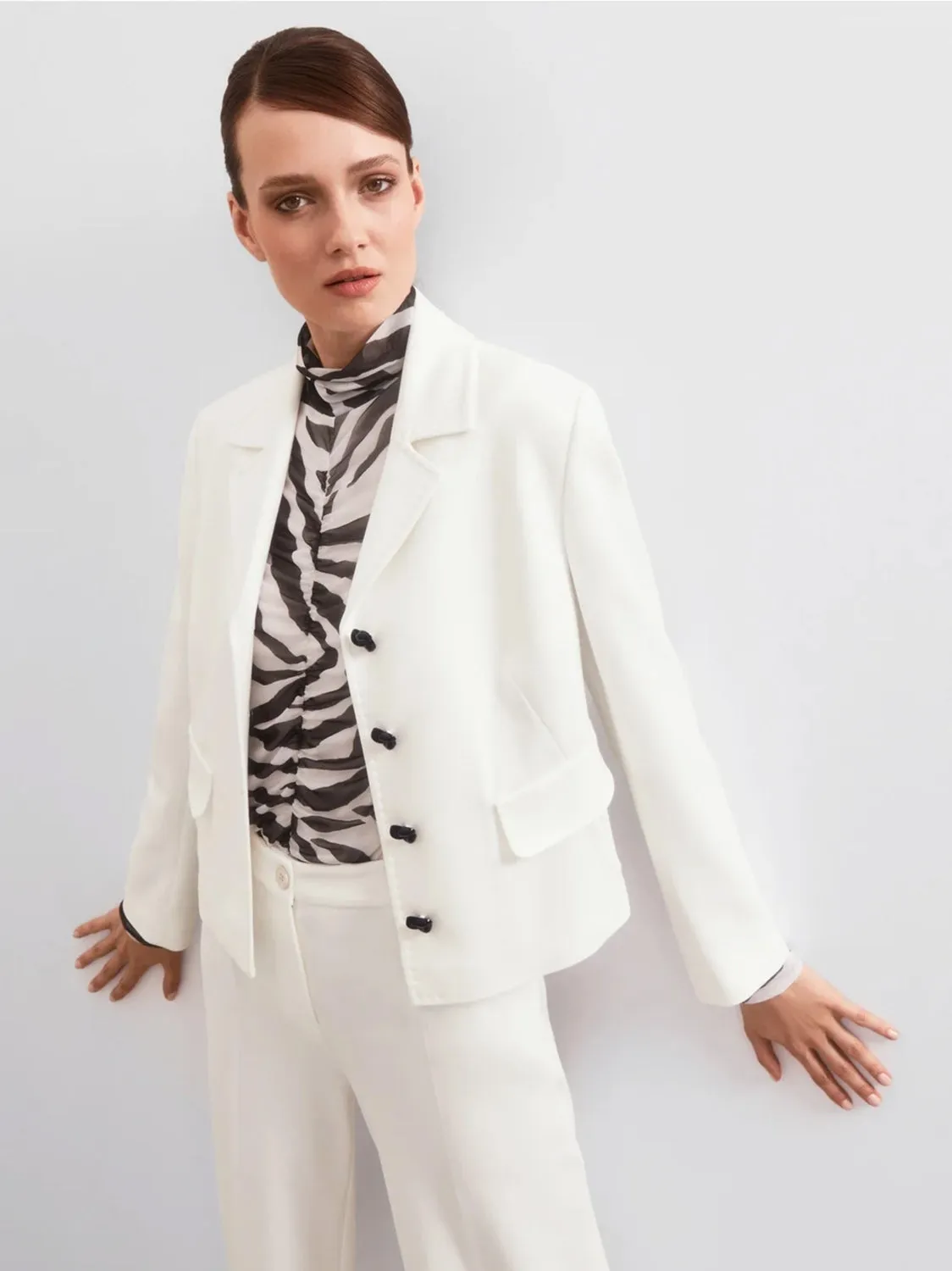 Marc Cain Short blazer with quilted edges WC 31.07 J42